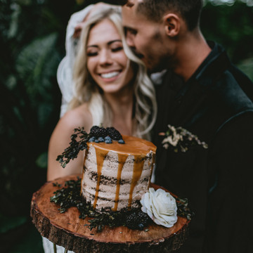 Abby snuggles up with Abby and gives her some love before they dive into this incredible cake by @bakewithaloha

Planner: @vidachicevents
Rentals: @alohaartisans
Gown: @Magnoliawhite_hawaii
Hair and Makeup: @lovebylaur
Couple: @nashhagen + @abby_hawaii
